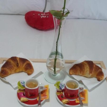 Daniela B&B คาริอาตี ภายนอก รูปภาพ